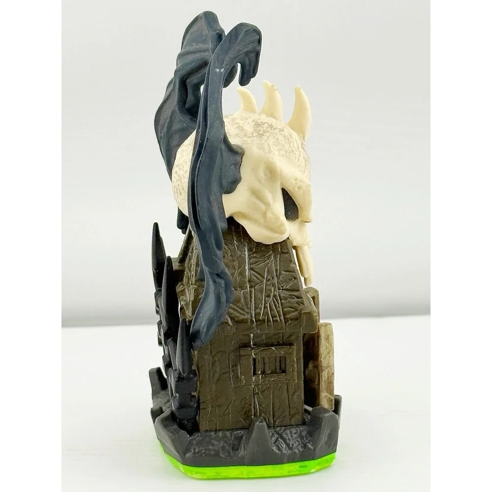 Skylanders Dark light Crypt Spyro's Adventure. Undead Themed Level.  2011